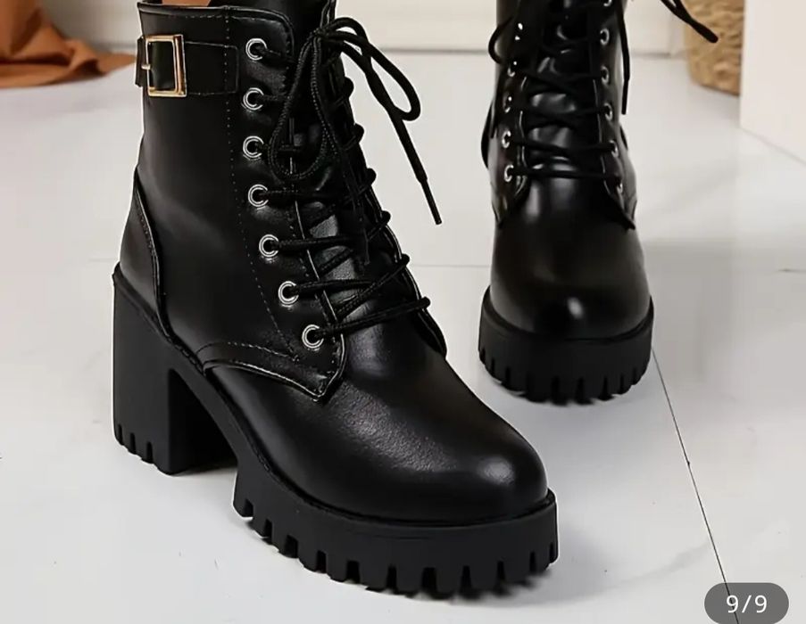 Дамски черни боти