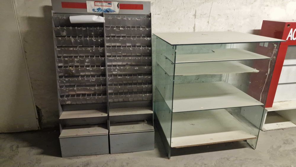 GRATIS/Donez vitrine comerciale expunere marfa din sticla grosime 8mm