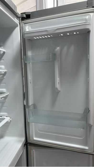 Холодильник Samsung