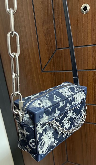 Стилна чанта синя LV