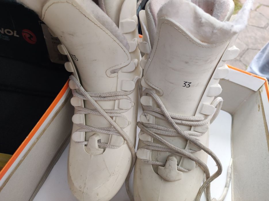 Кънки за фигурно пързаляне