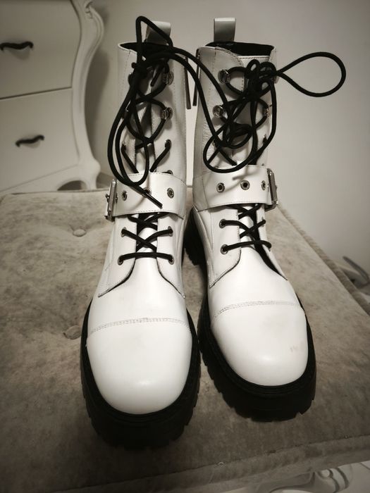 Ghete Zara  din piele naturală  mărimea 40