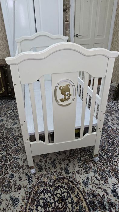 Продаётся детская кровать с люлкой в хорошем состояние