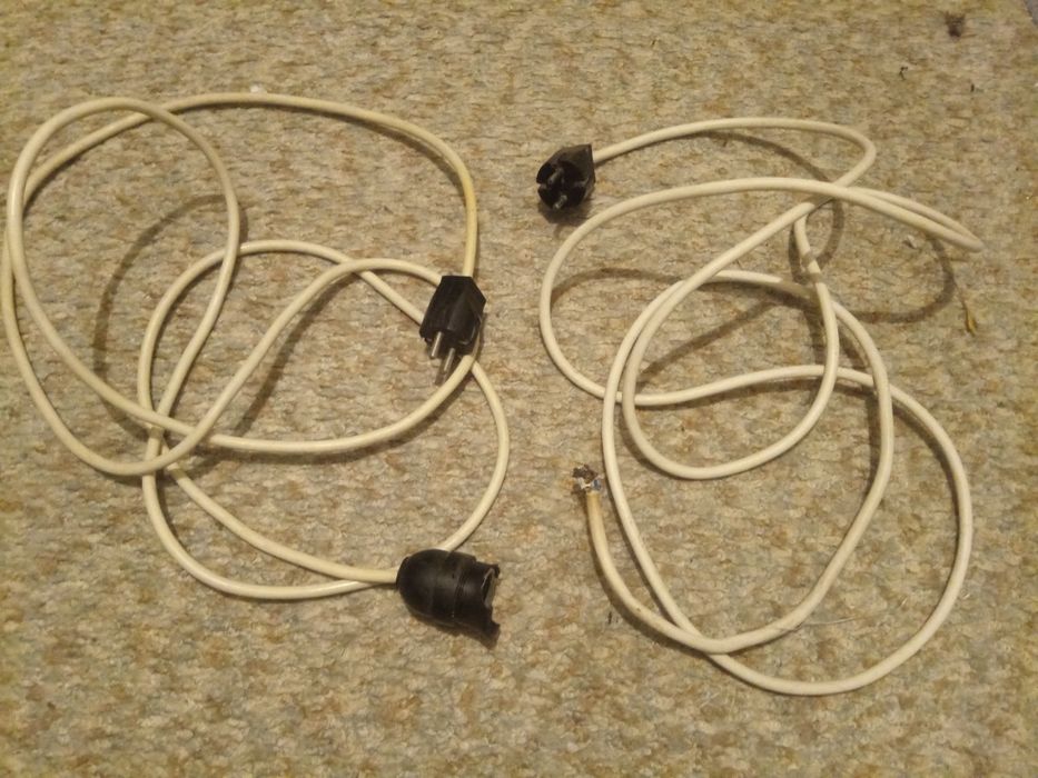 Кабел с щепсел два броя