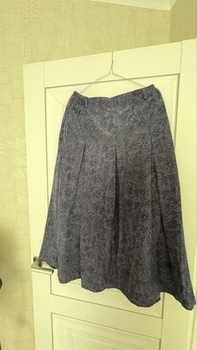 Костюмы  женские