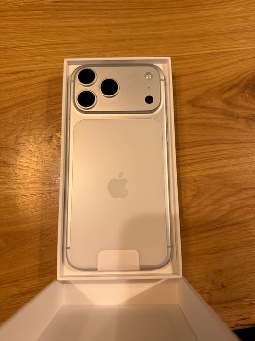 *Нов*Iphone 17 Pro max 256GB Silver