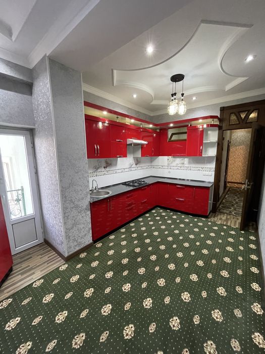 Srochna 2 xonali uy sotiladi