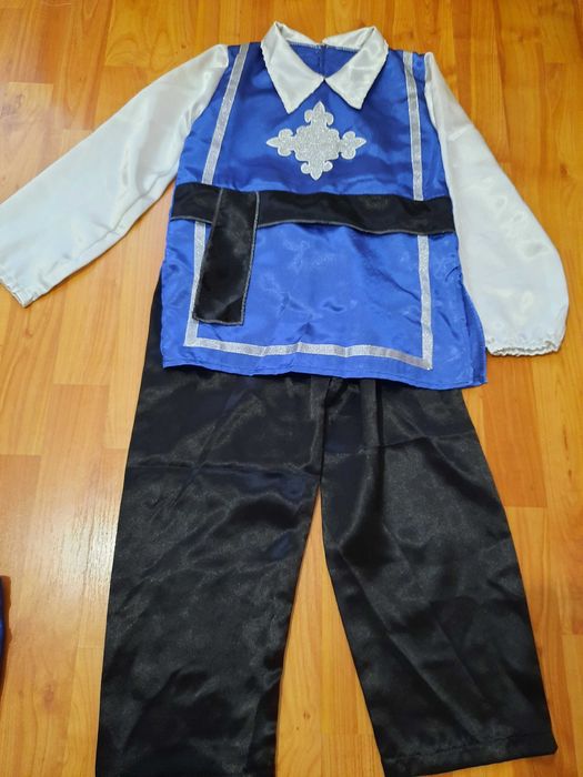 Costum serbare, carnaval, petrecere
