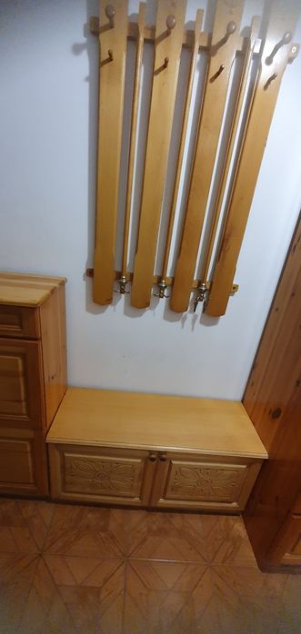 Мебели от дърво (чам)