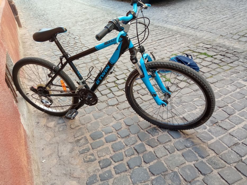 Vând bicicletă unpic mai veche