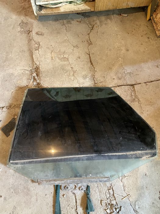 Задний стекло приора