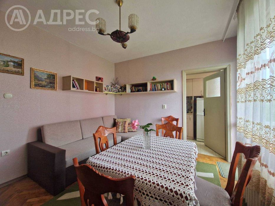 Тристаен апартамент, Възраждане, 86 кв.м., ет. 5/7, ТЕЦ, тухла, обзаведен