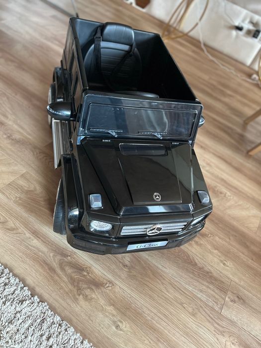 Акумулаторен джип MERCEDES-BENZ с родителски контрол