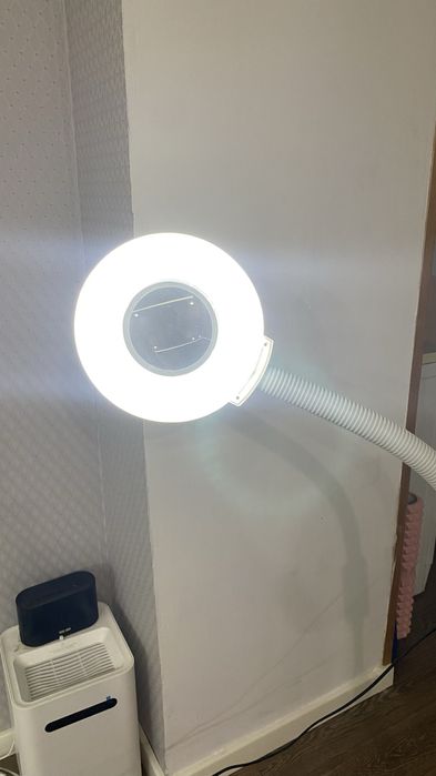 Лампа-лупа косметологическая