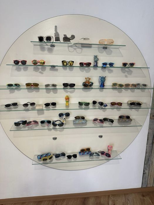 Мебели за магазин