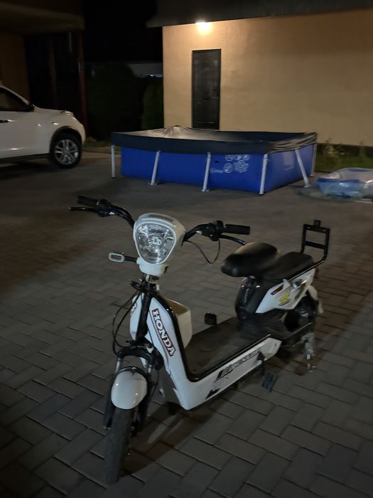 Скутер позапчастям