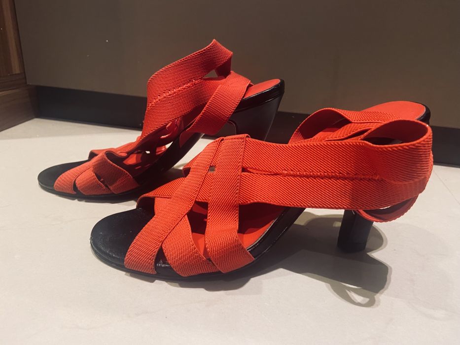 Елегантни дамски сандали United Nude 38 номер