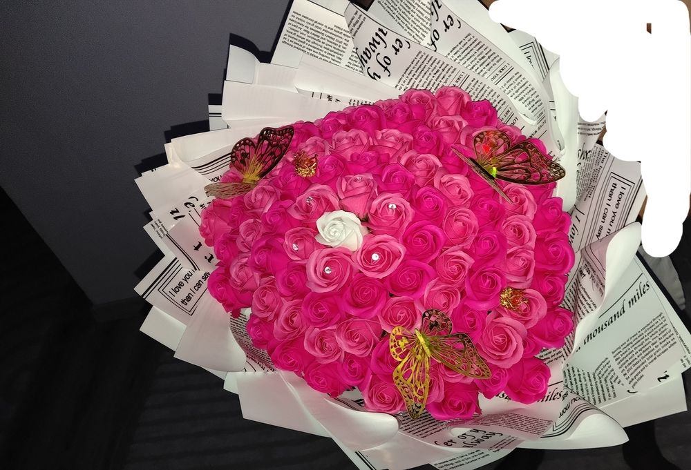 Buchet de 91 de trandafiri de săpun