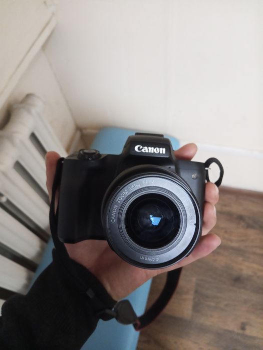 Камера Canon EOS M50