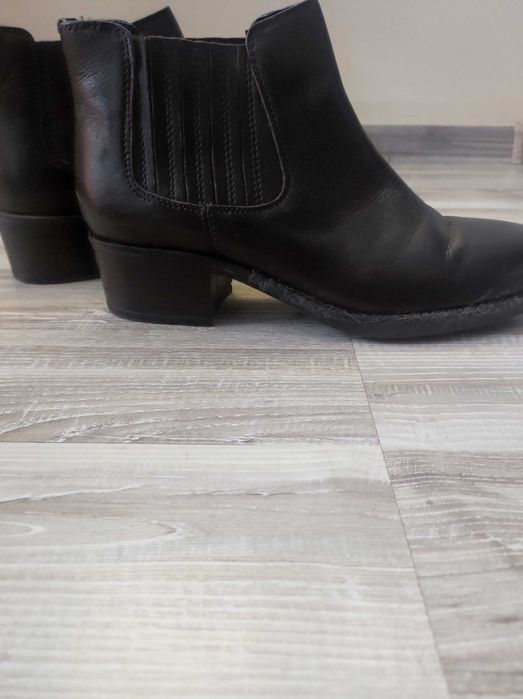 Боти от естествена кожа