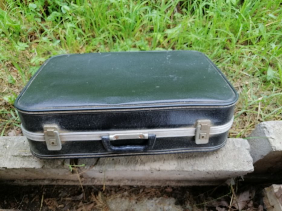 Ретро куфар, здрав