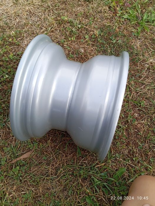 Vând janta atv 125cc pe 8x7