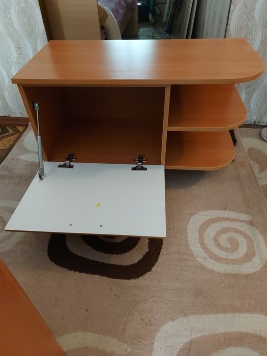 Продам тумбочку.