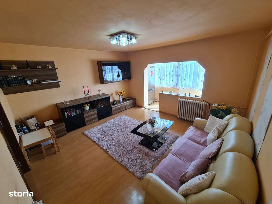 Vand apartament 5 camere Micalaca Str Abrud,2b.Decomandat,Spatios100mp