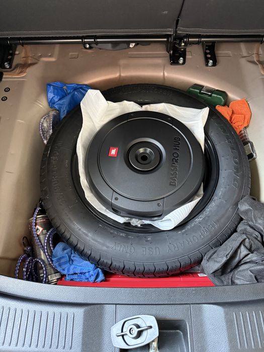 Subwoofer JBL BassPro Hub 200W pentru roata de rezervă - garanție 09.2027