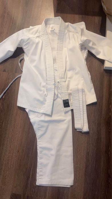 Manusi si costum arte martiale