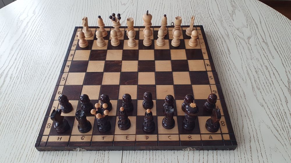 Продам шахматы деревянные