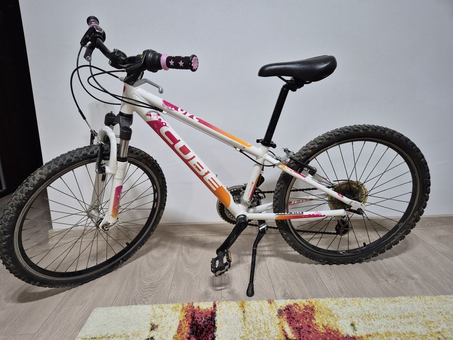 Bicicleta Cube 240