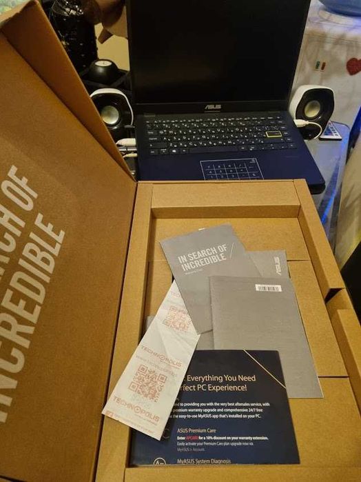 Asus UltraBoook 14 инча Full HD НОВ