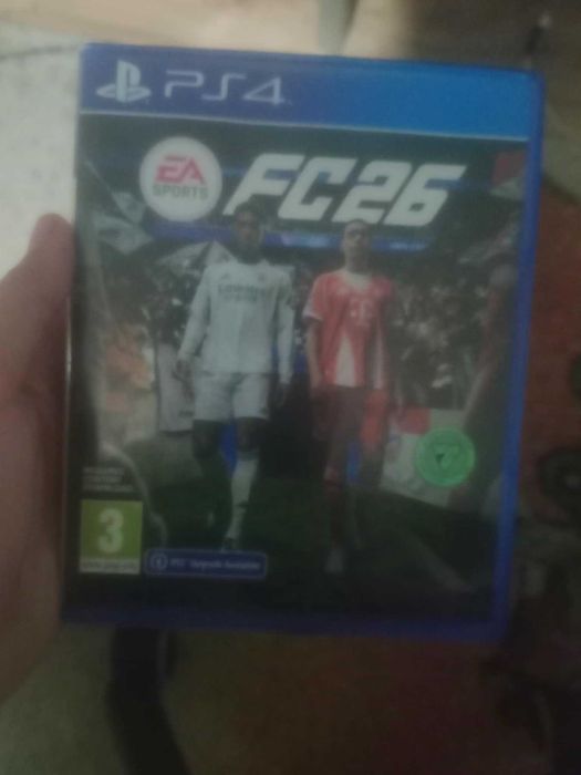 PS4 Pro-като нов+3 игри