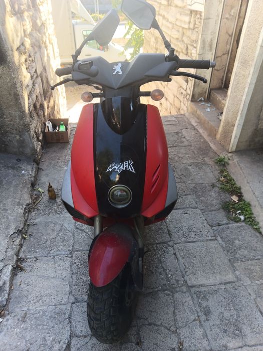Продавам Скутер Пежо