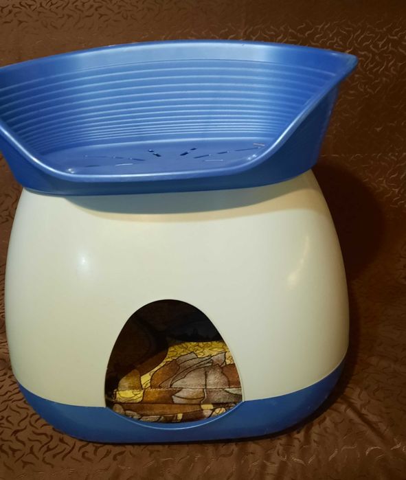 Casa  din plastic pentru pisica