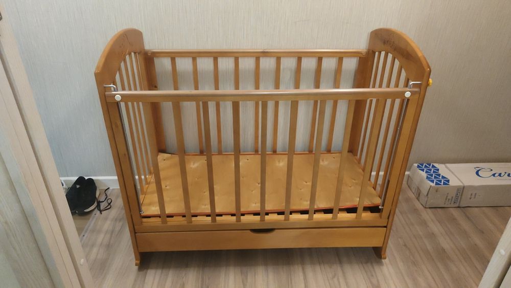 Продам детскую кроватку.