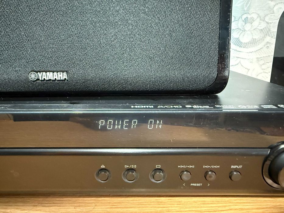 Amplificator-AV recivier,YAMAHA 5.1-USB,Blu-Ray,internet,telecomanda