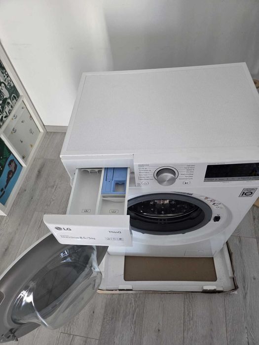 Masina de spalat rufe cu uscator Slim LG