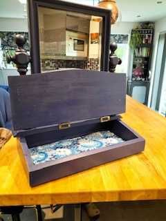 Настолно дървено огледало за гримиране със шкафче