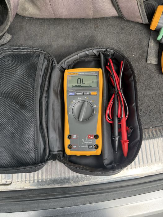 Multimetru FLUKE 175