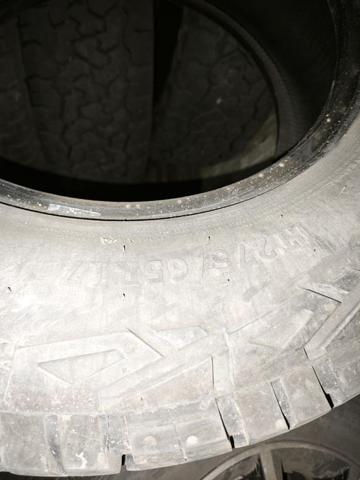 Продам резину 275/65/17