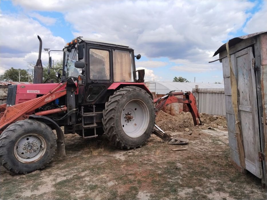 Продам Эксковатор -погрузчик 892