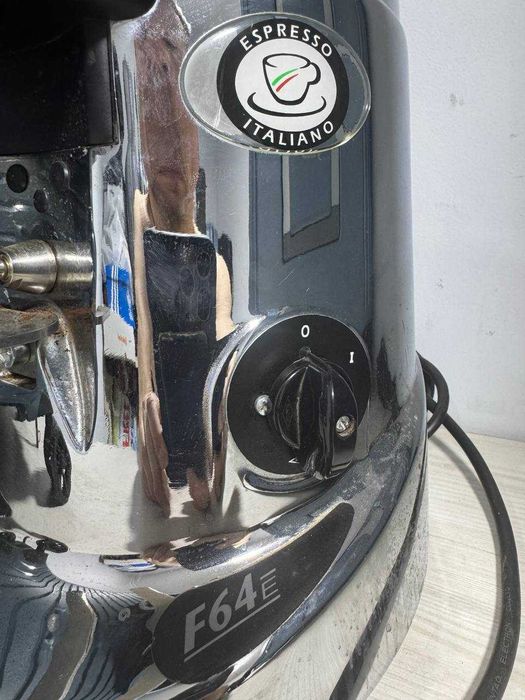 кофеварка Bravilor Bonamat для приготовления фильтр-кофе (batch brew)