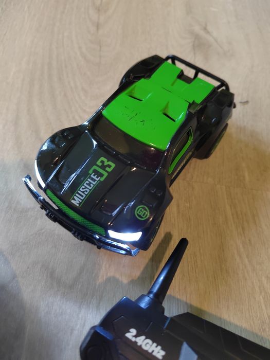 Кола с дистанционно управление  + подарък