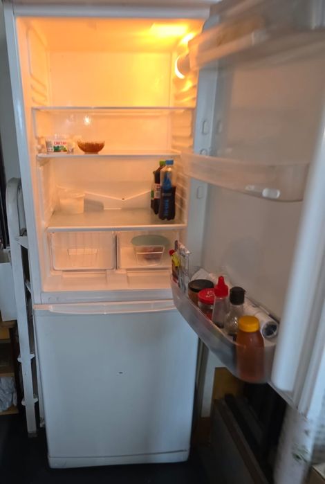 Холодильник почти новый