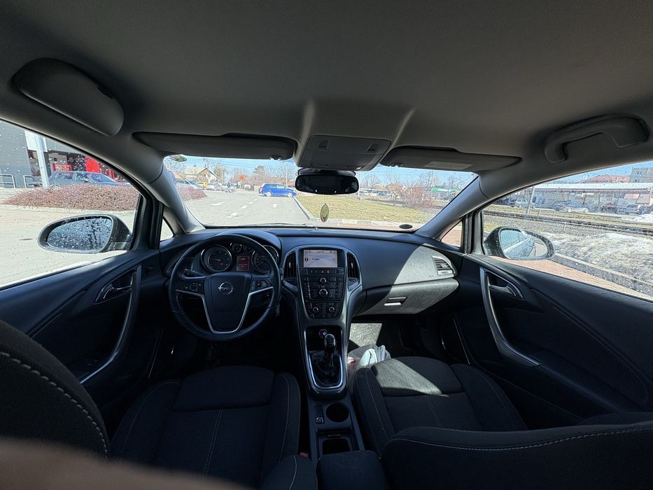 Opel Astra j 2011 2.0 diesel