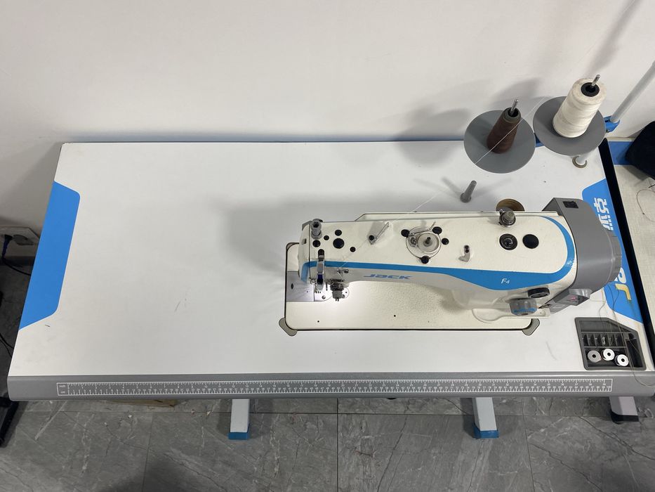 Tikuv moshina Jack F4