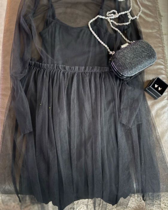 Черна свободна рокля с тюл-S размер