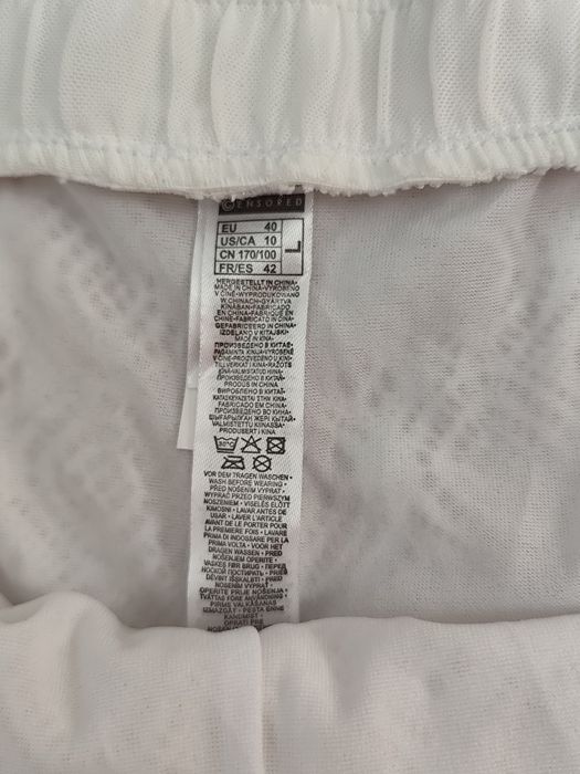 Pantaloni scurți pentru plajă